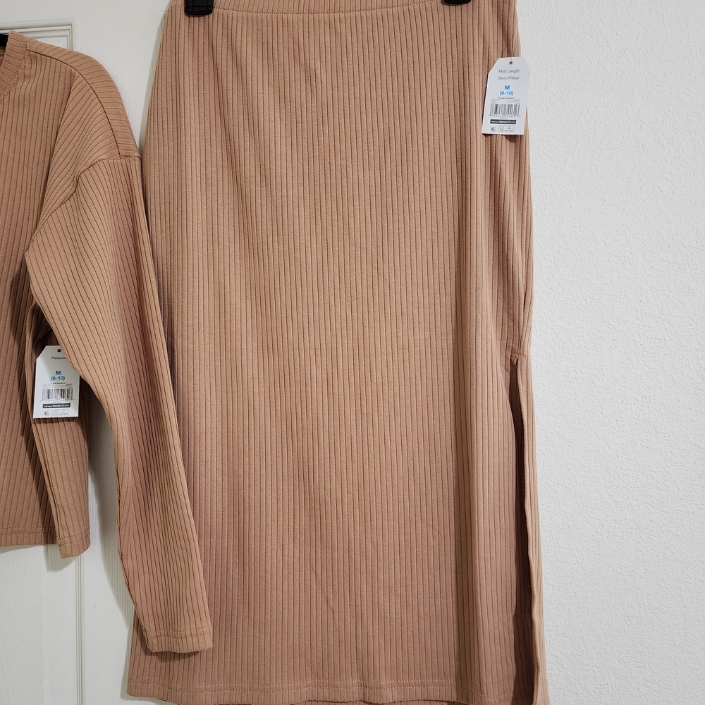 Time & Tru Beige Ribbed Top and Skirt Set Size M (8-10) NWT!!! - Picture 3 of 9